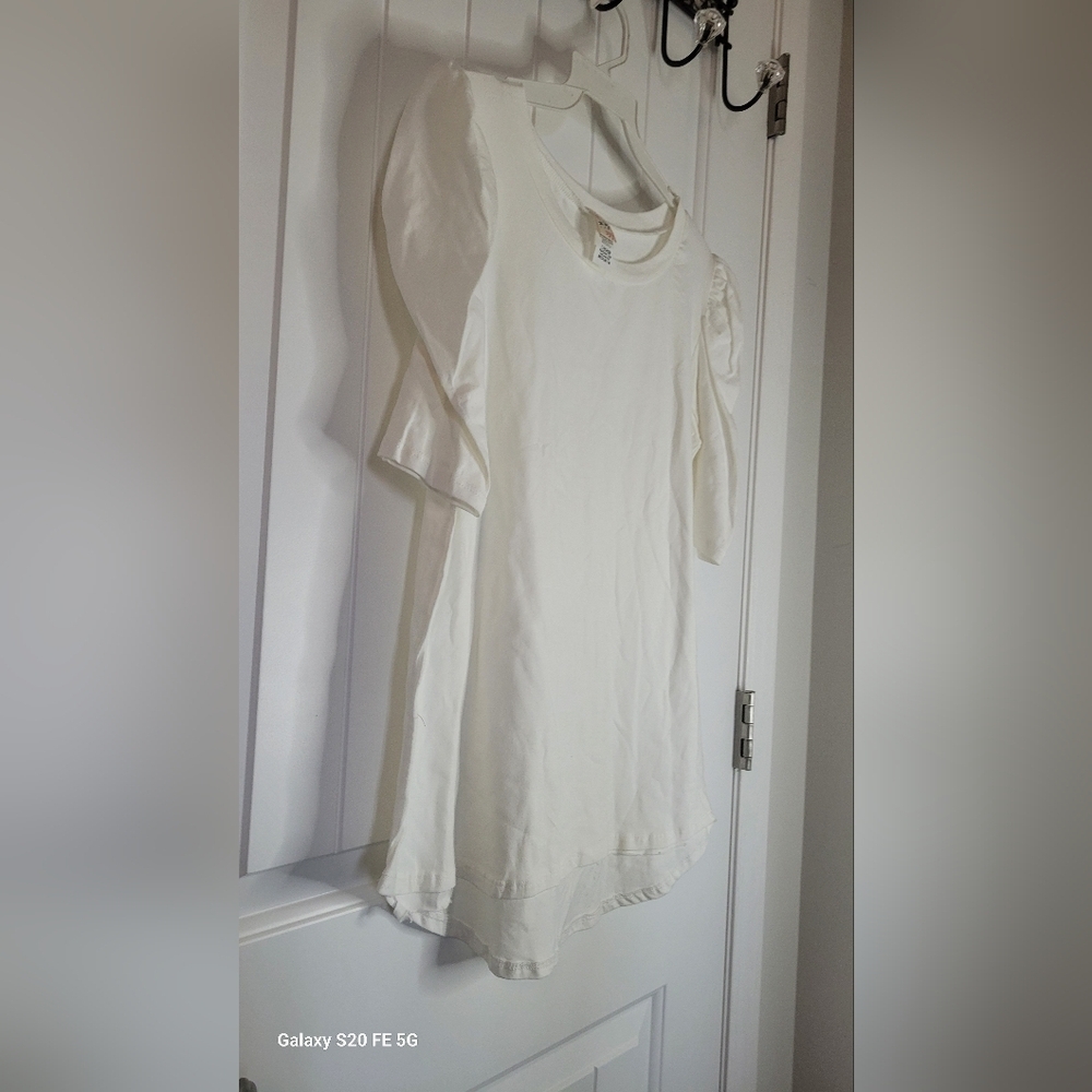 White Puff Sleeve Top